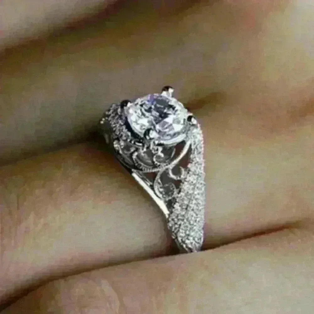 New Silver Round Cut Ring